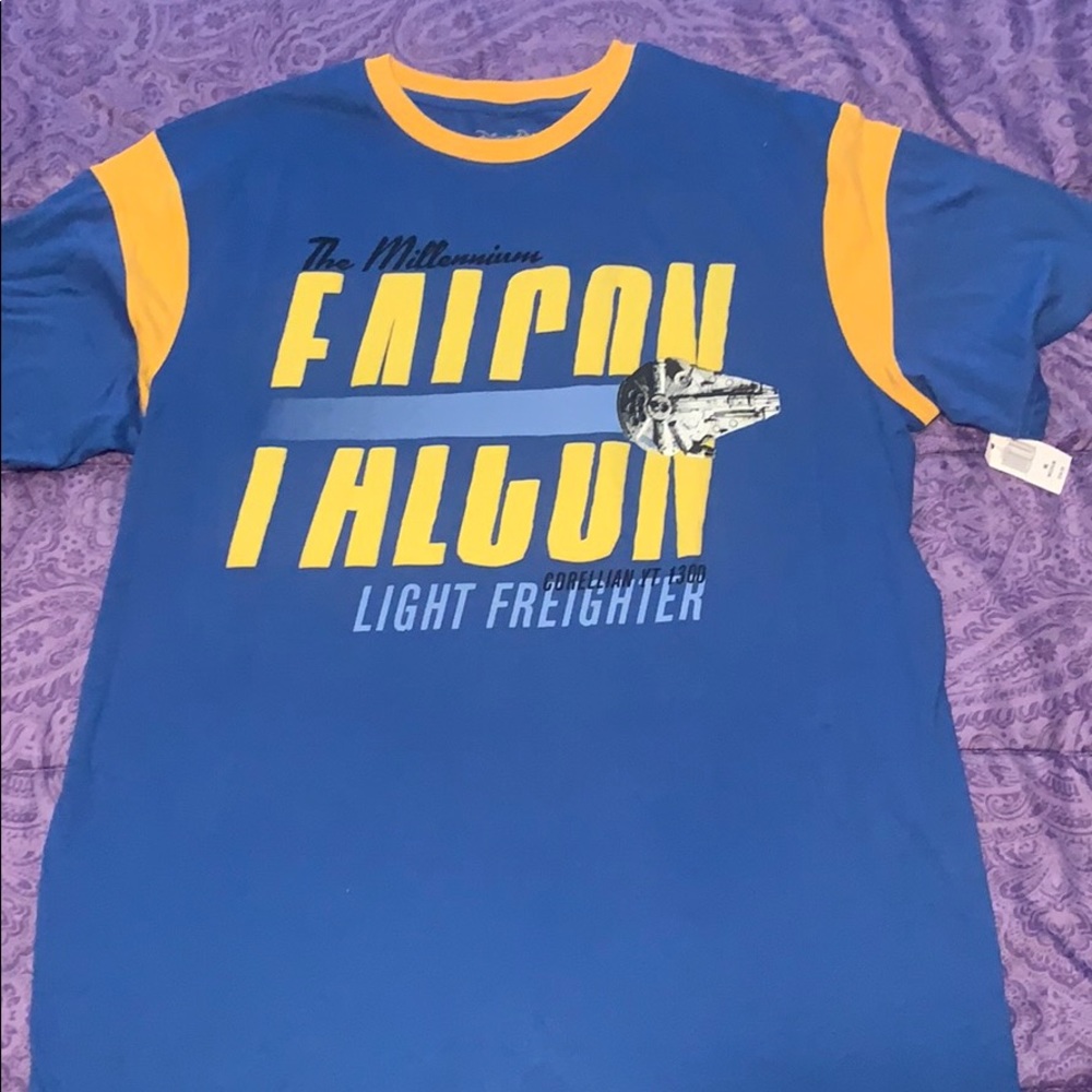 NWT Star Wars Disney Millennium Falcon Men’s Med T